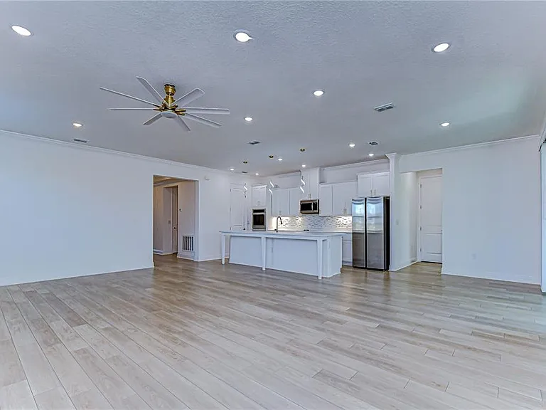 10027 Dolphin Gull Cir — Photo 23