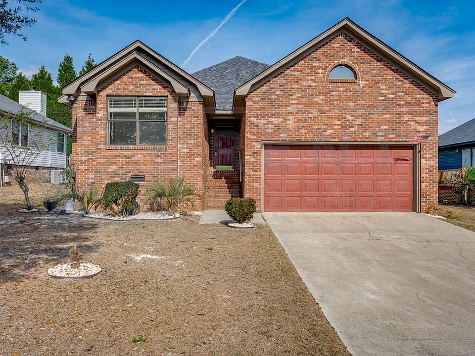 1st image of 6 Huntcliff Ct