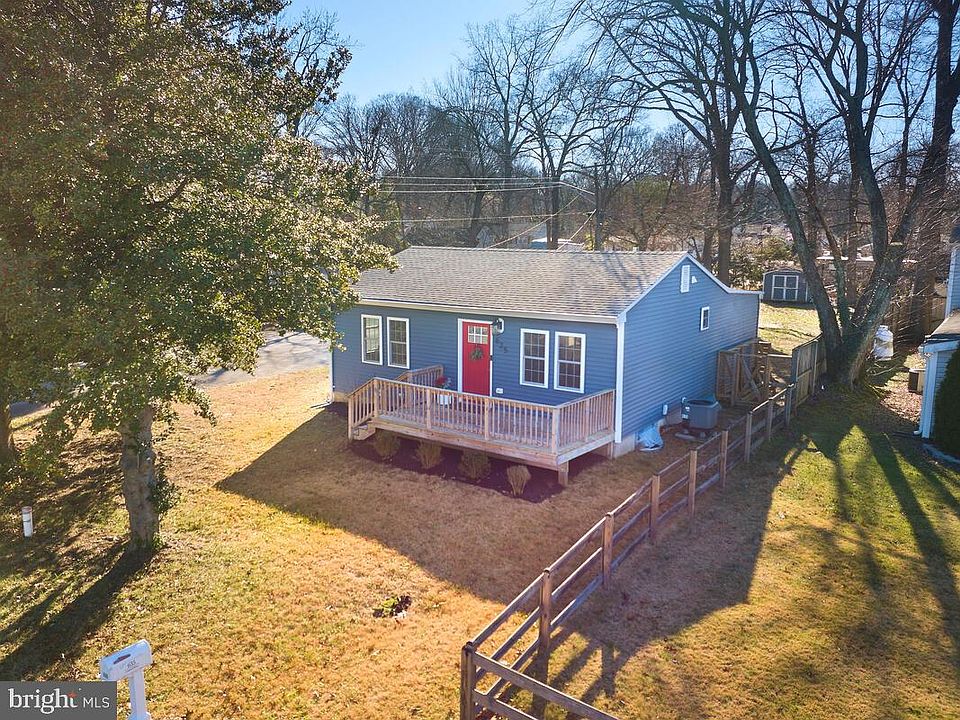 1st image of 635 Laurel Dr