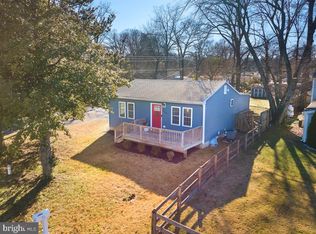 635 Laurel Dr, Pasadena, MD 21122