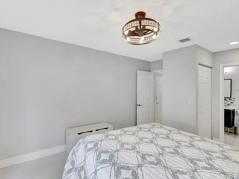 7 Wyndham Ln — Photo 35