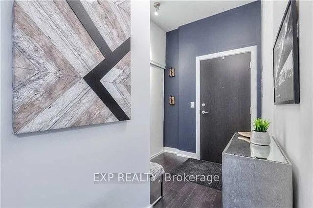 6 Parkwood Ave #201 — Photo 3
