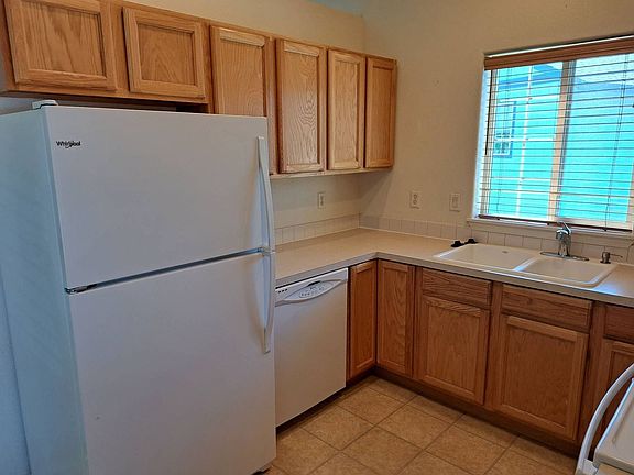 5th image of 1480-1482 NE Covington Ln #1480