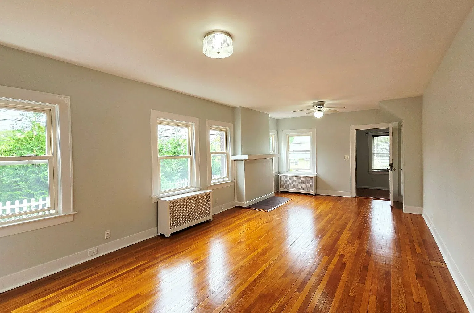 3 bed, 1.5 bath, $2,950 — Photo 4