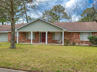329 Woodland Hills Dr, Conroe, TX 77303