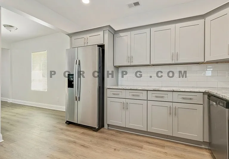 49 E 16th St SW #B — Photo 22