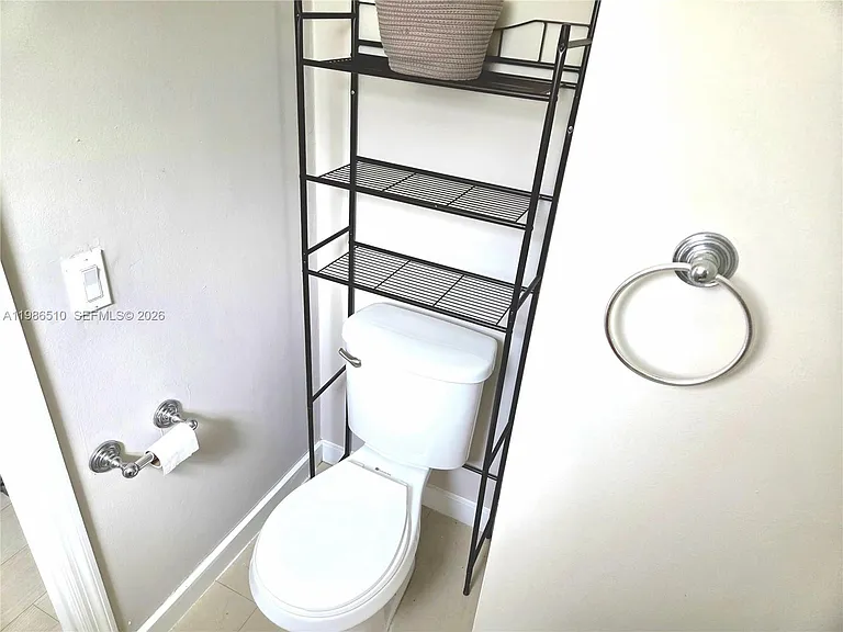 1700 NE 191st St #100 — Photo 19
