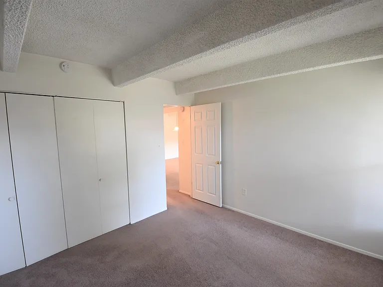 4440 Laguna Pl - Meadows Apartments — Photo 46