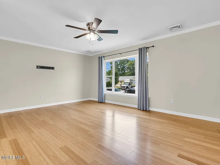 785 Garfield Ave — Photo 5