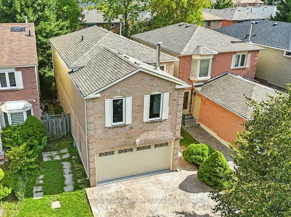 137 Chelwood Dr, Vaughan, ON L4J 7C6