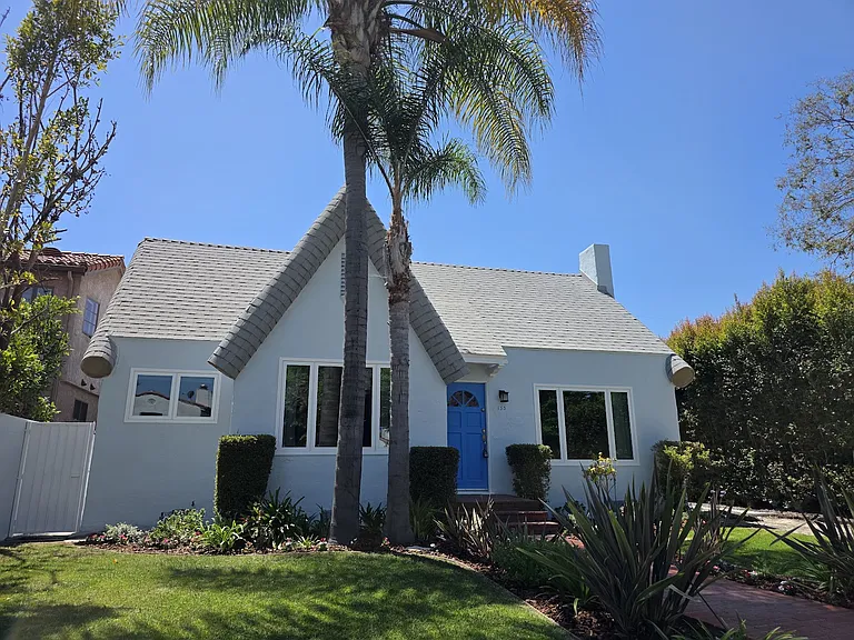 153 S Swall Dr — Photo 34