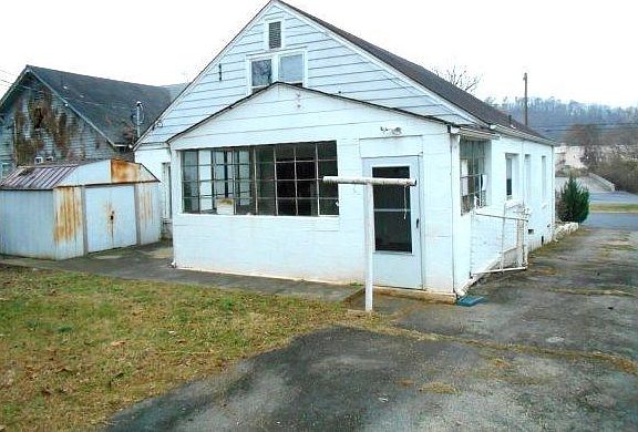 2nd image of 4154 NE Walker Blvd