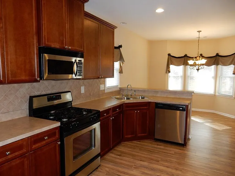 450 Evans Mill Dr — Photo 4