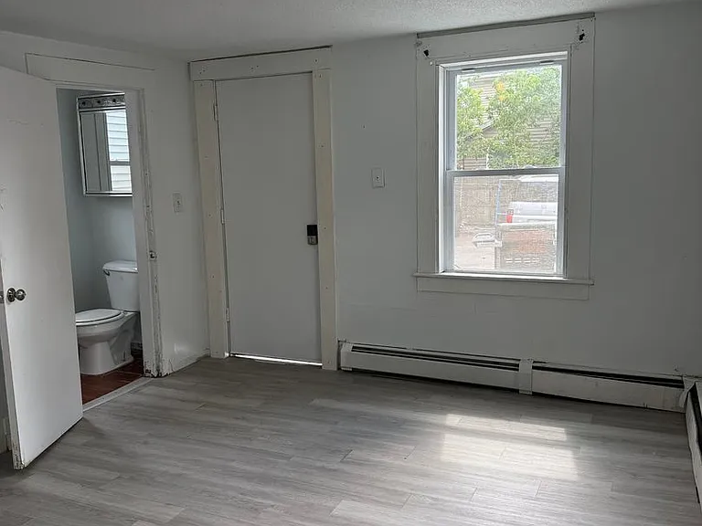 35 Ash St — Photo 5