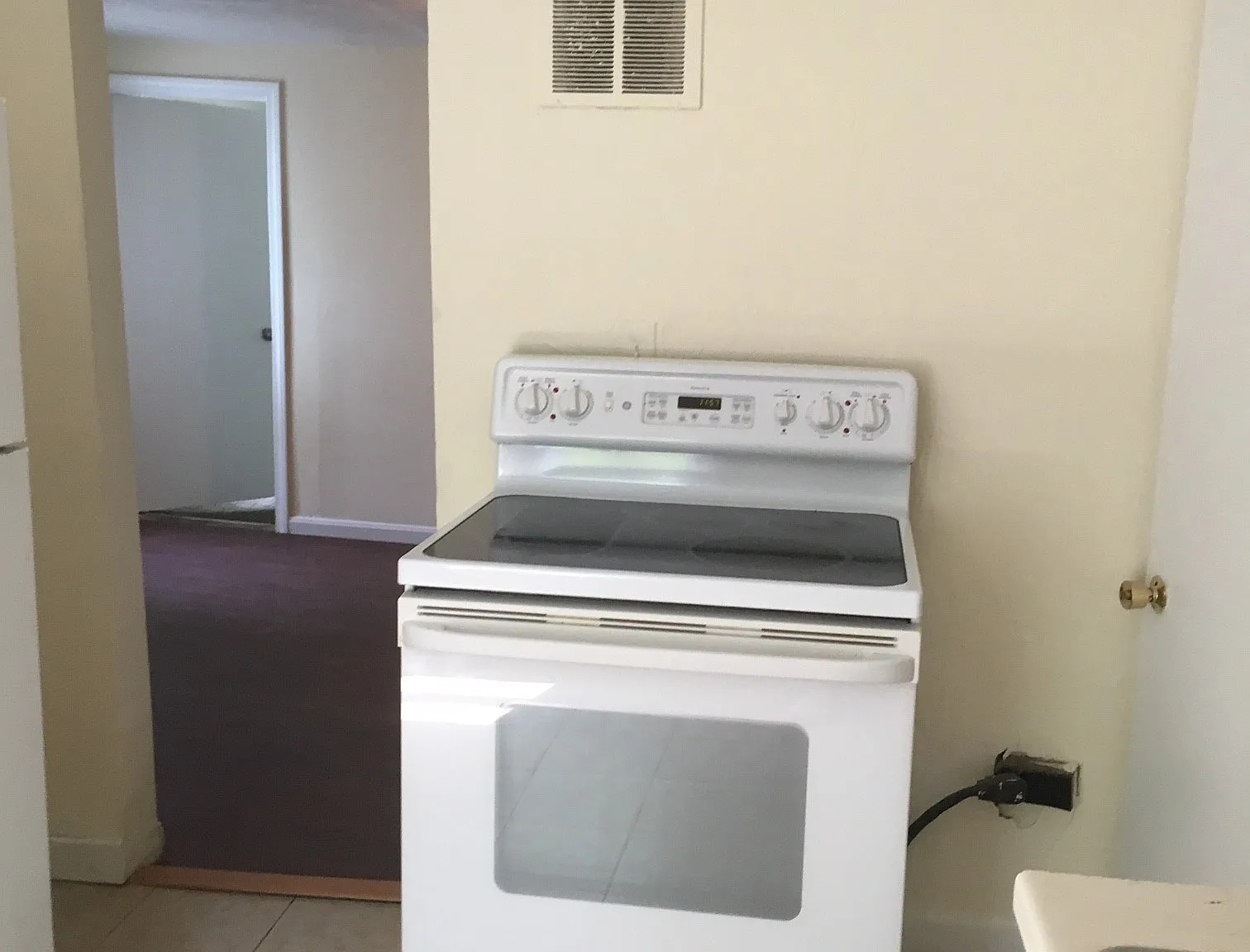 3 bed, $1,625 — Photo 3