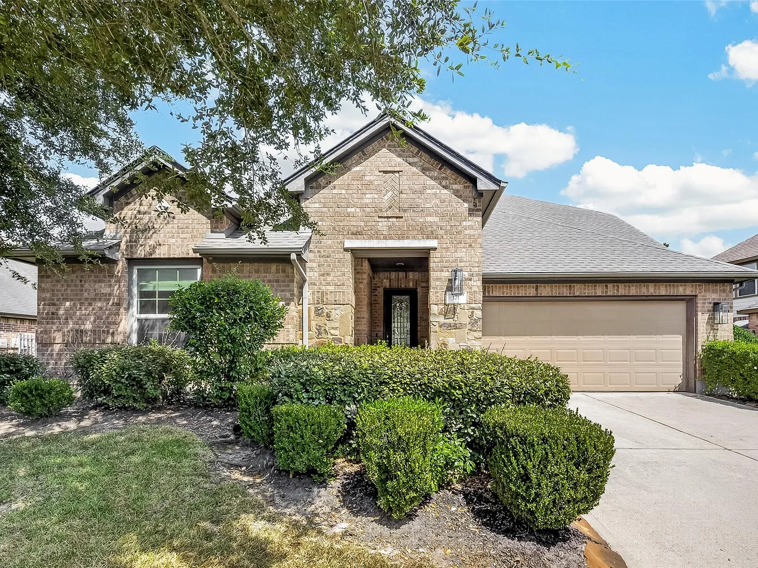 4 bed, 3.0 bath, 2869 sqft, $3,600 — Photo 2