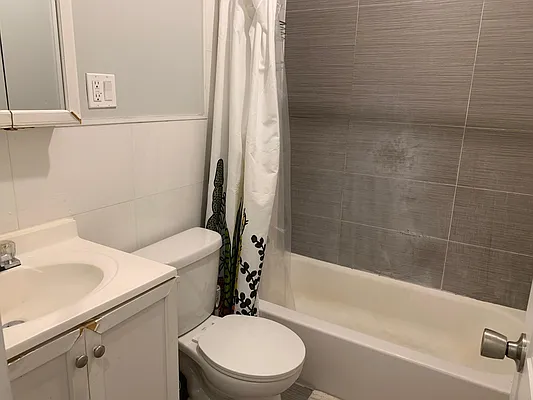 Rented by Premier Metro Realty Corp | media 17