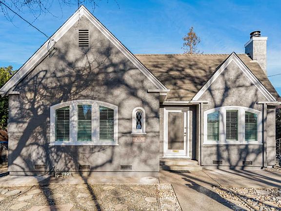 3rd image of 693 Dorothy Ave
