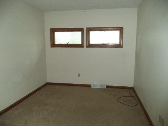5th image of 5010 Winthrop Dr