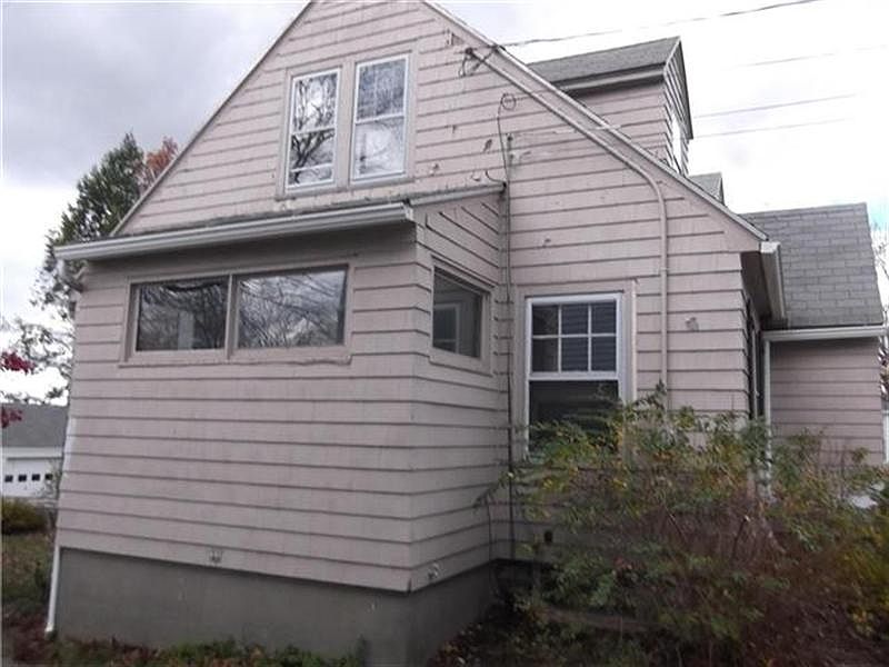 2nd image of 33 Lannen St