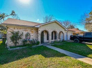 346 Coach Lamp Ln, Houston, TX 77060