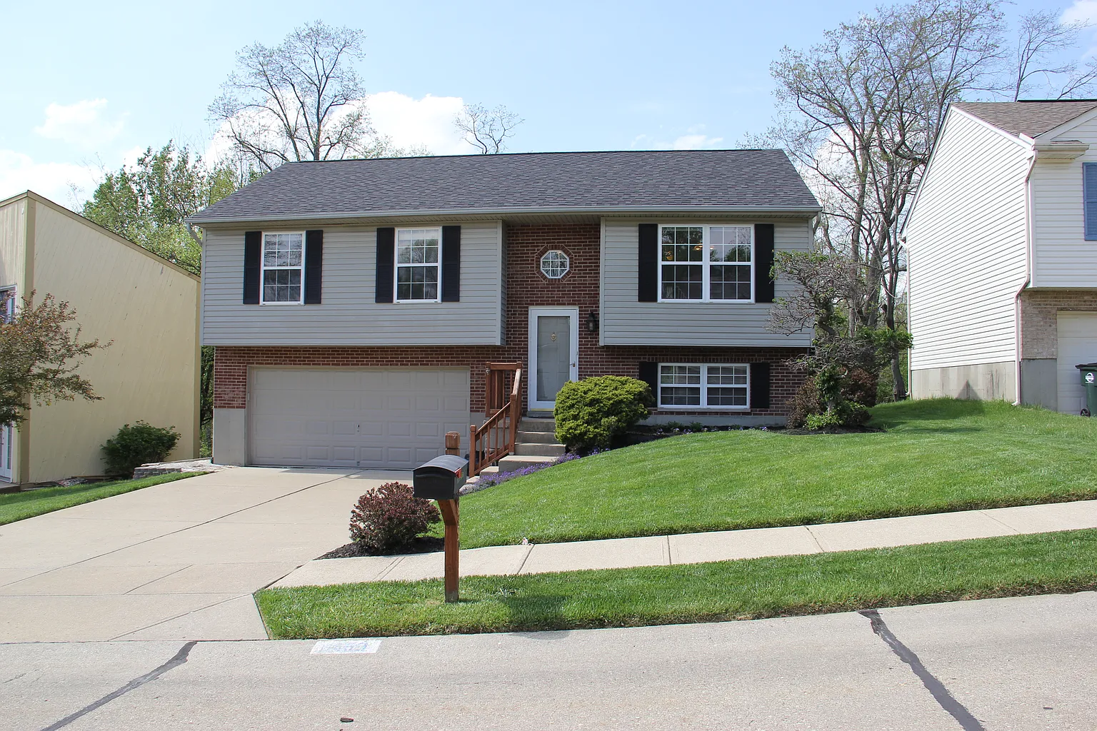 1459 Melinda Ln photo 1