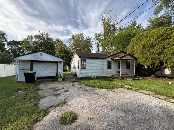 907 W Collins St, Midland, MI 48640