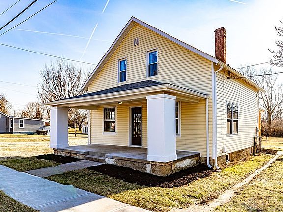 2nd image of 119 Main St