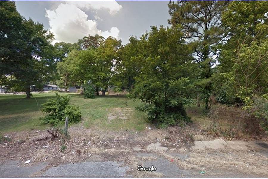 2nd image of 304 N 10th St