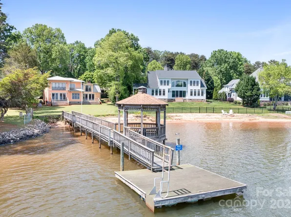 5044 Beachside Pl, Sherrills Ford, NC 28673