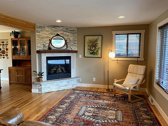 Gas fireplace