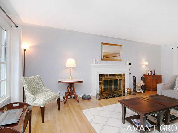 4th image of 3131 Brentwood Dr SE