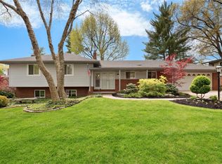522 Flanders Dr, Saint Louis, MO 63122