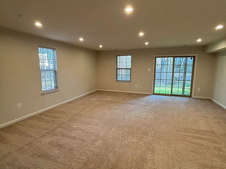 2976 Cornfield Ave — Photo 33