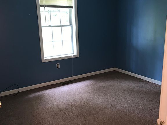 4th image of 22 Lenny Ln #A