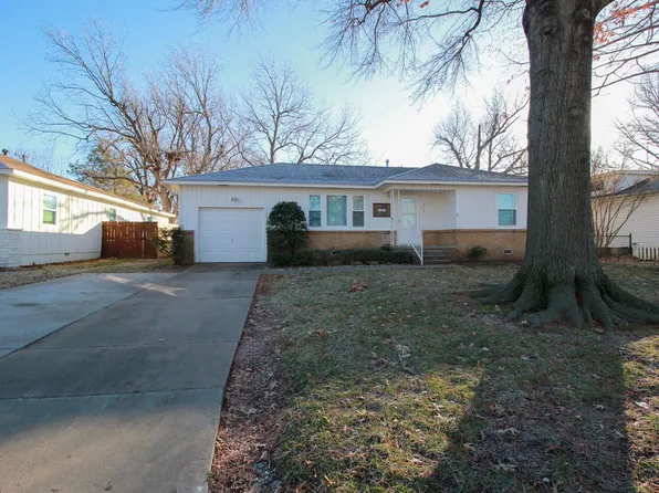 313 S 5th Pl, Broken Arrow, OK 74012