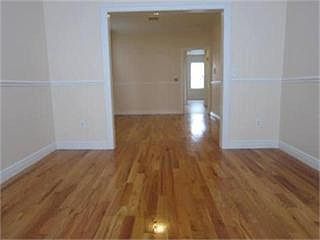 5th image of 208 Linden Ave #2