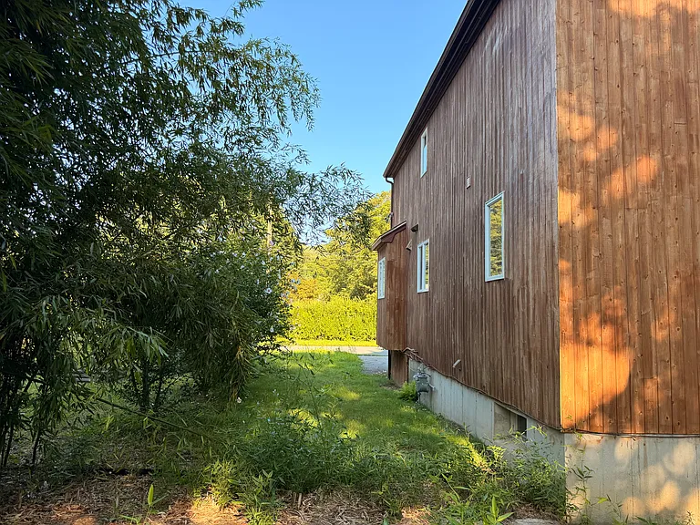 37 Isabelle Dr — Photo 9
