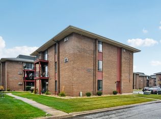 15728 Terrace Dr #RO1, Oak Forest, IL 60452