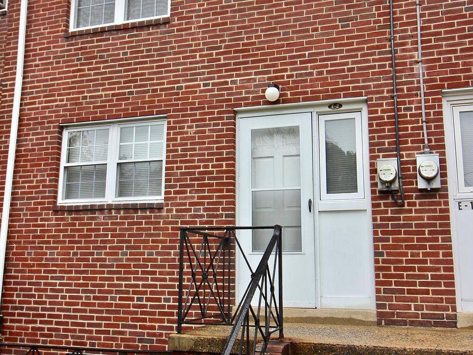 1st image of 200 Maplewood Dr APT E2