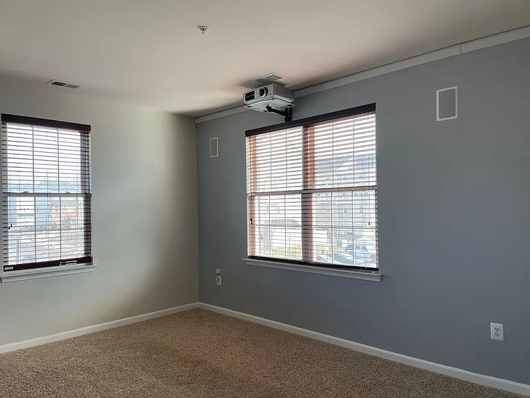 44037 Vaira Ter #290 — Photo 25