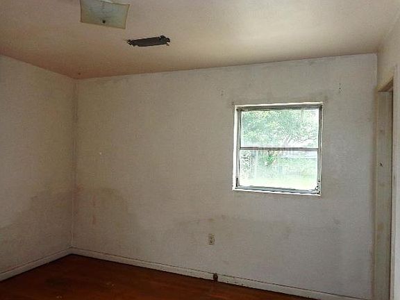 4th image of 1433 Villa Ct