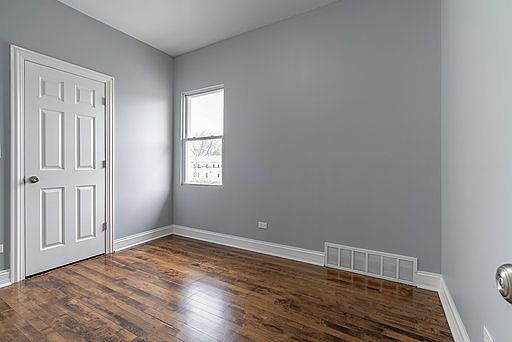 5th image of 408 S 12th Ave