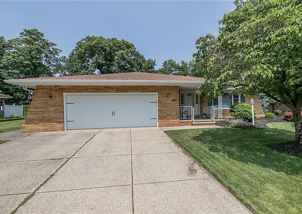 1st image of 2751 Belmont Dr