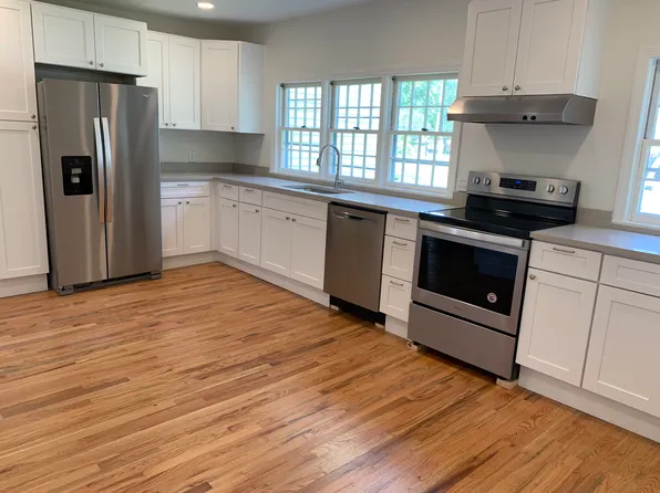 67 Old Amherst Rd #1, Sunderland, MA 01375