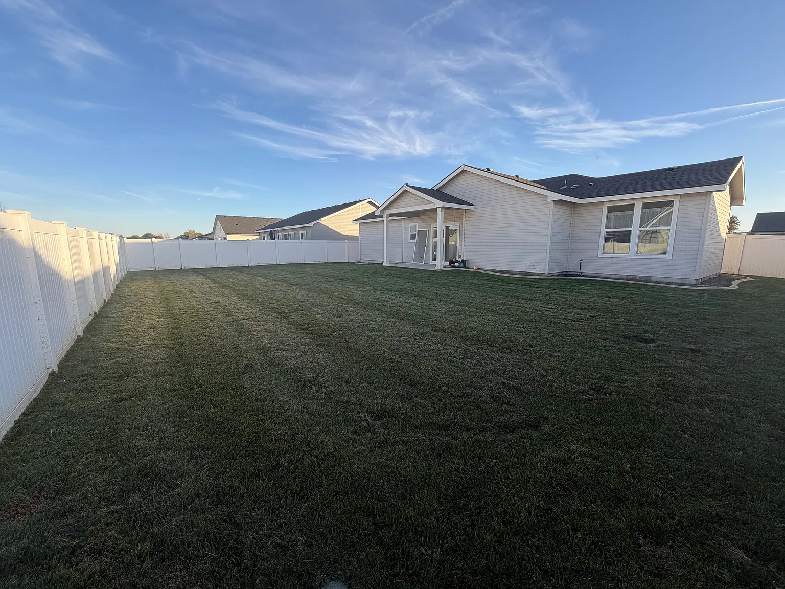 3 bed, 1450 sqft, $2,300 — Photo 3