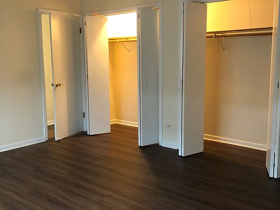 3rd image of 170 E Elmhurst Ave #2B