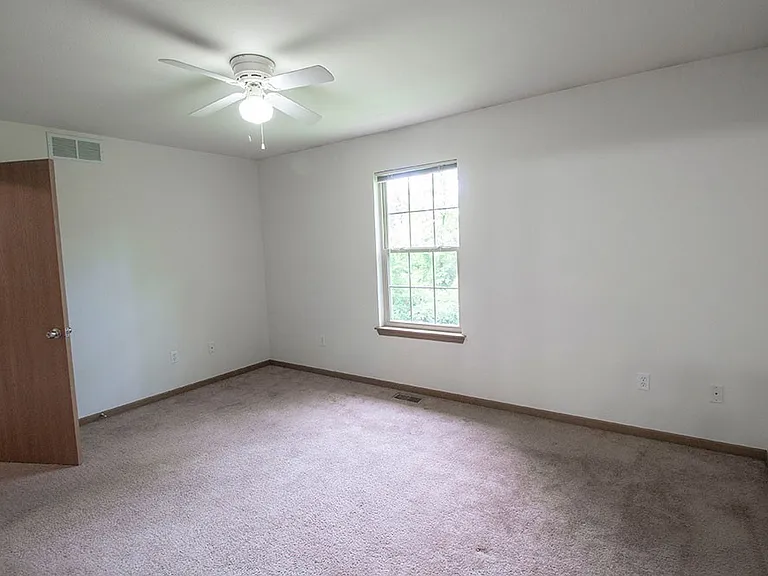 2119 Ballenger Ln — Photo 20