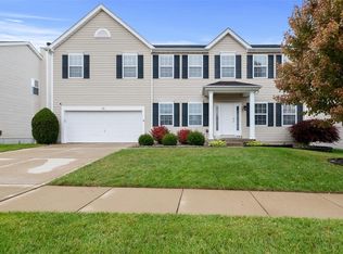 30 Fountainview Dr, Saint Charles, MO 63303