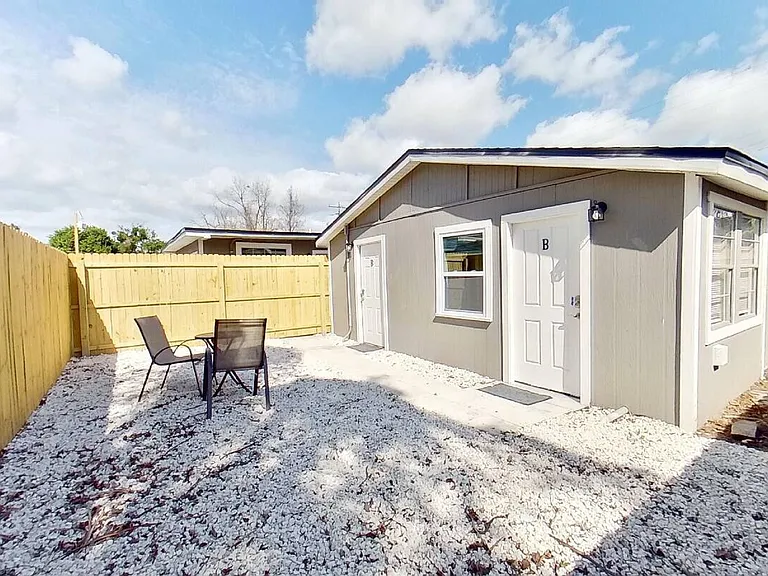 832 Mikael Ave #B — Photo 10
